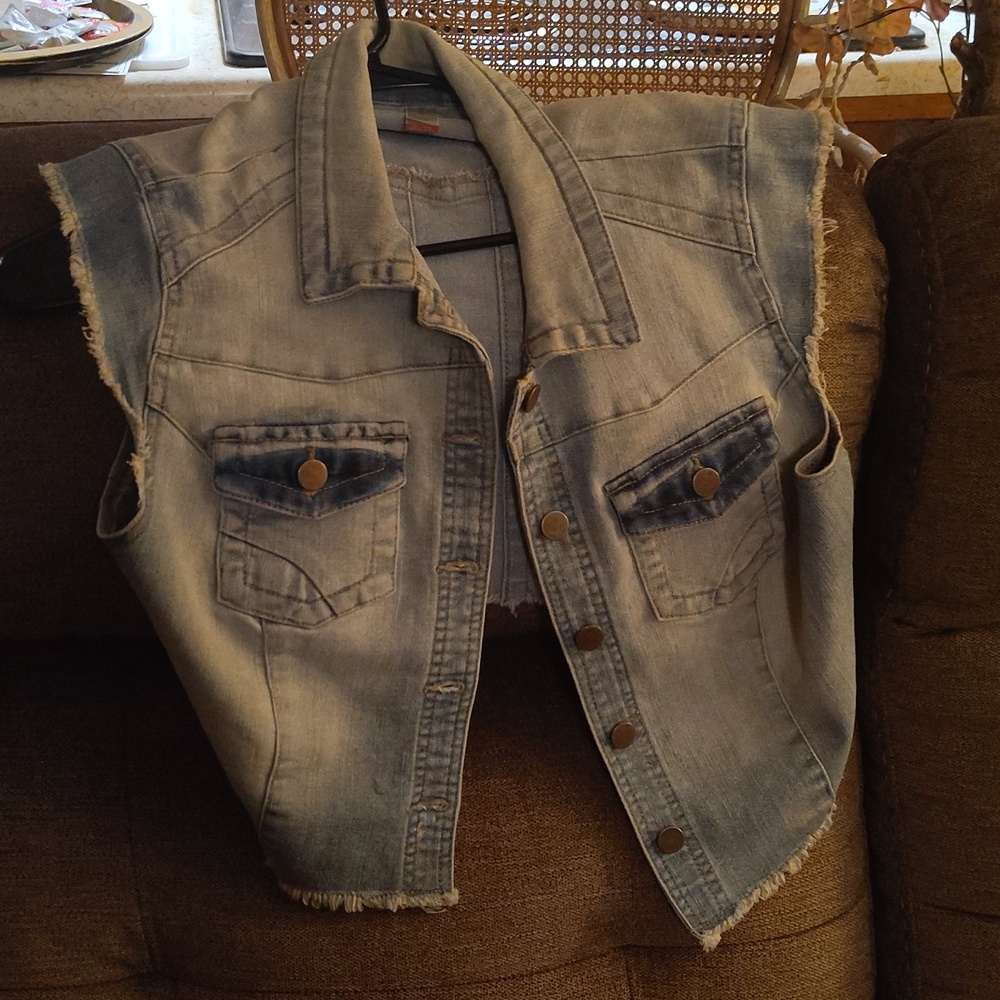 No Boundaries light weight cropped jean vests XL size 15-17